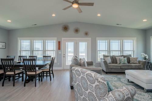 Sweet Sunshine By Oak Island Accommodations