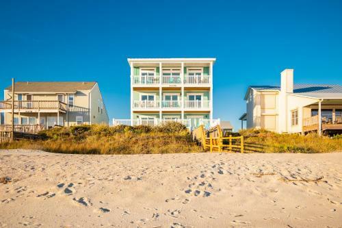 The Sandcastle By Oak Island Accommodations