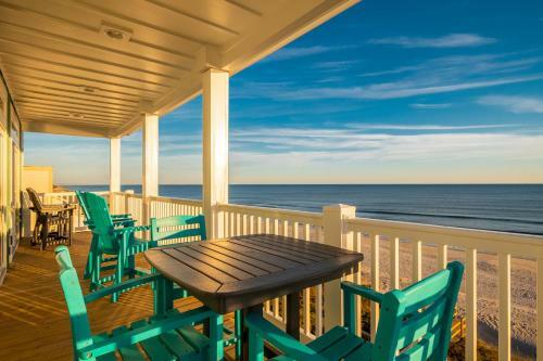 The Sandcastle By Oak Island Accommodations
