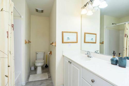 Island Delight By Oak Island Accommodations