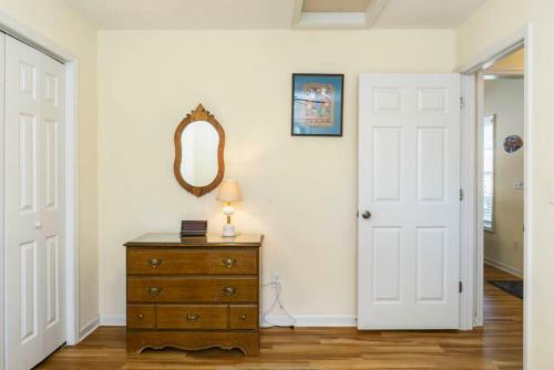 Island Delight By Oak Island Accommodations