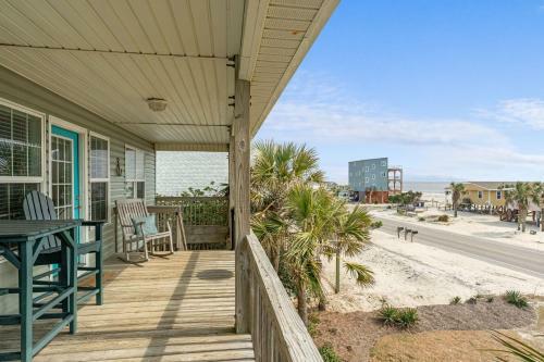 Sherrys Paradise By Oak Island Accommodations