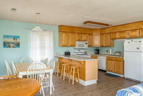 Kay La Plaj By Oak Island Accommodations
