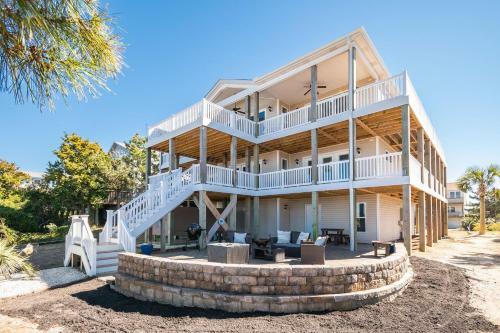 Kings Lynn Inn By Oak Island Accommodations