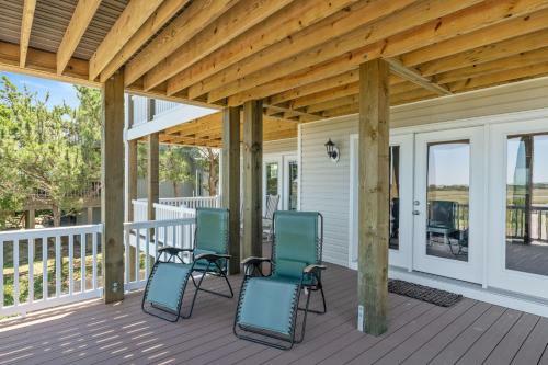 Kings Lynn Inn By Oak Island Accommodations
