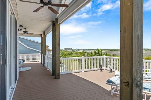 Kings Lynn Inn By Oak Island Accommodations