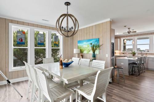 Kings Lynn Inn By Oak Island Accommodations