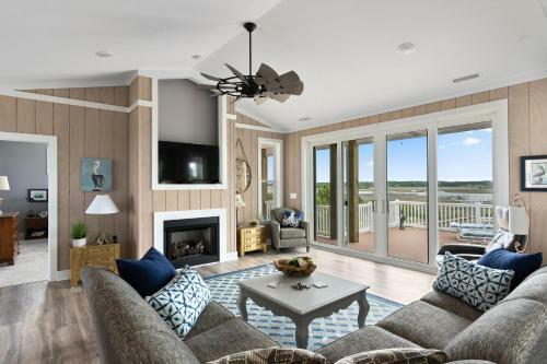 Kings Lynn Inn By Oak Island Accommodations