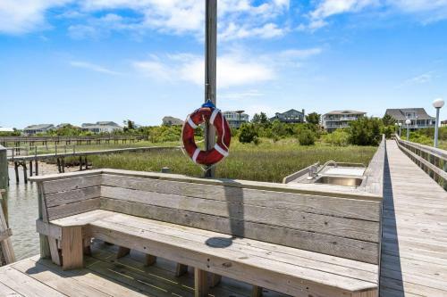 Kings Lynn Inn By Oak Island Accommodations