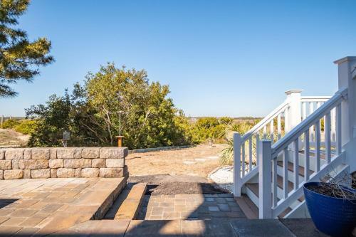 Kings Lynn Inn By Oak Island Accommodations