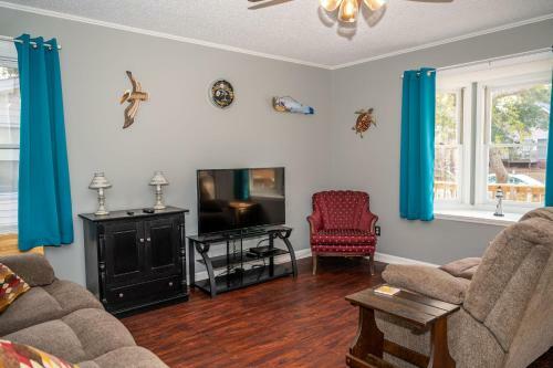 Island Hideaway By Oak Island Accommodations