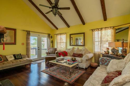 Dockside Paradise By Oak Island Accommodations
