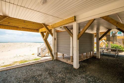 Dunes By Oak Island Accommodations
