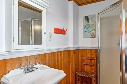 Sea And Sound By Oak Island Accommodations