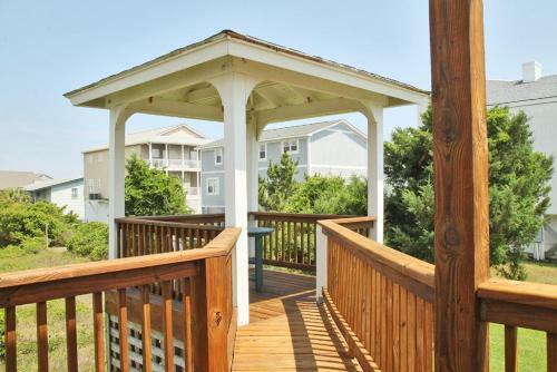 Heron Pointe By Oak Island Accommodations