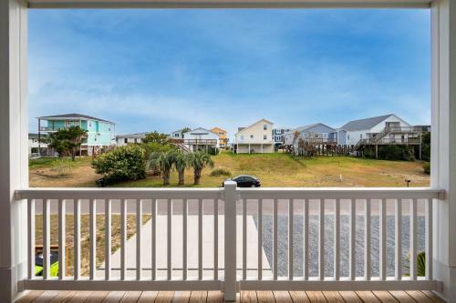 Glide Path By Oak Island Accommodations