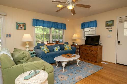 Pearls Place By Oak Island Accommodations