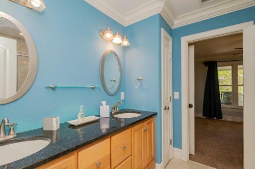 Sea Haven By Oak Island Accommodations