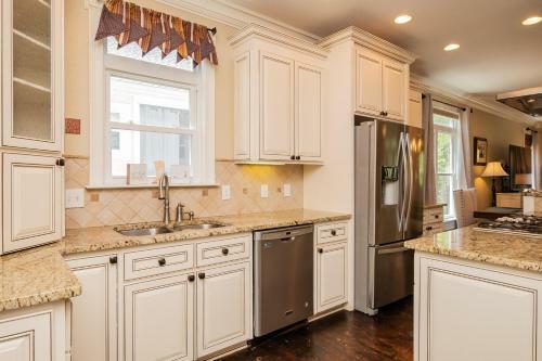 Sea Haven By Oak Island Accommodations