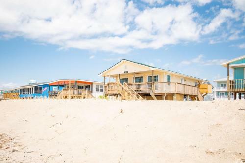 Dip Inn By Oak Island Accommodations