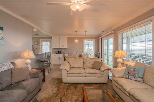 Dip Inn By Oak Island Accommodations