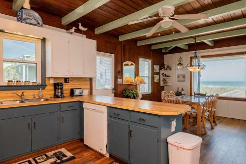 Sea Sage By Oak Island Accommodations