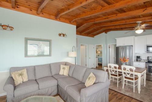 Salt Life By Oak Island Accommodations