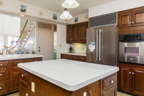 Red And Brown By Oak Island Accommodations