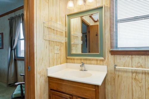 Paradise On Poles By Oak Island Accommodations