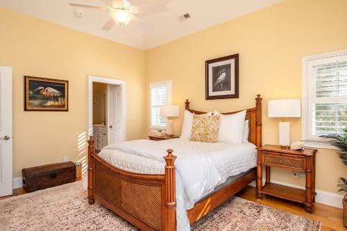 Rey Del Mar By Oak Island Accommodations