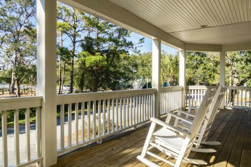 Rey Del Mar By Oak Island Accommodations