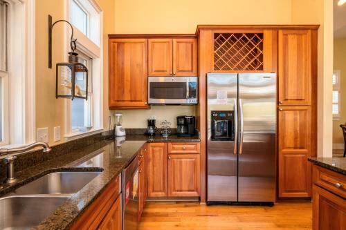 Rey Del Mar By Oak Island Accommodations