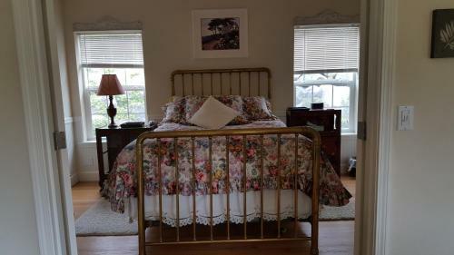 Cougar Canyon Cottage