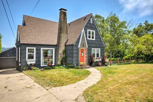 Lovely North Bend Home With Rooftop Deck And View