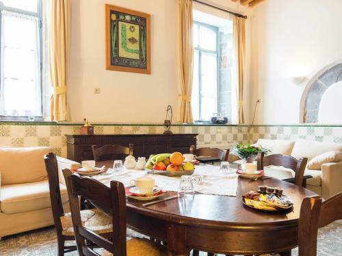 Holiday Home Nicaise Poschet Macon