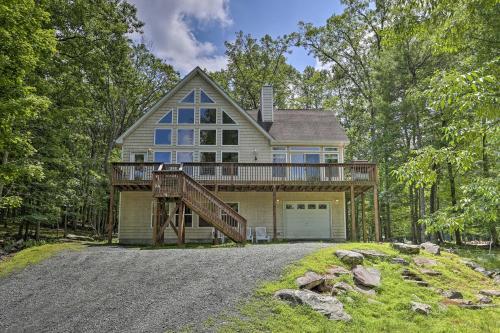 Spacious Lackawaxen Retreat With Shared Pool!
