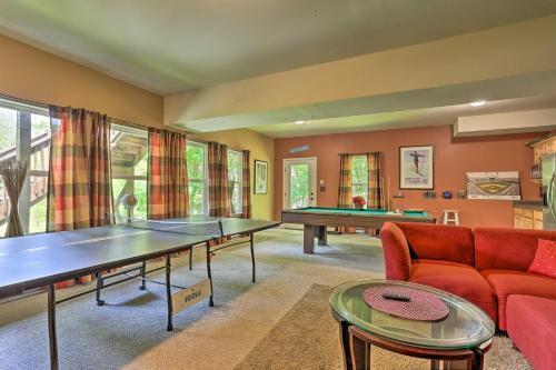 Spacious Lackawaxen Retreat With Shared Pool!