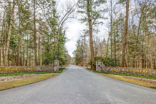 Premier Poconos Country Club?on 5th Tee?game Room