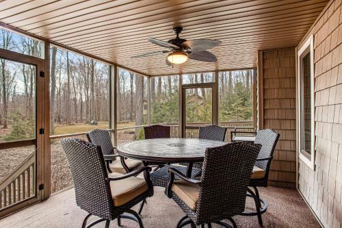 Pocono Pines Palace