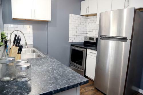 Apartamento The Cozy Getaway *private Backyard*