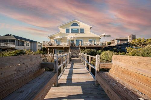Lighthouse By Avantstay Beachfront View Home W Pool Table & Ping Pong