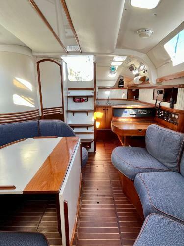 Matahari - Bateau Cocooning � Quai