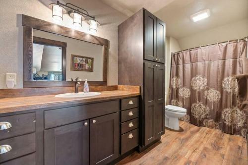 Sunrise Pines- Executive Suites & Private Baths