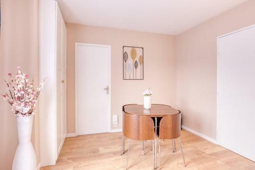 Apartamento Studio H�tel - Lit King Size - Parking - Wifi