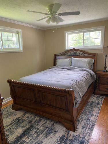 Cozy, Spacious, Great Location To Amenities