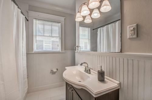 The Binghampton Bungalow- Mins To Zoo