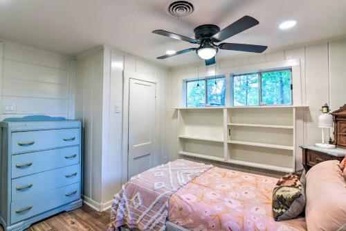 Upscale Dickinson Getaway With Yard On 1 Acre!