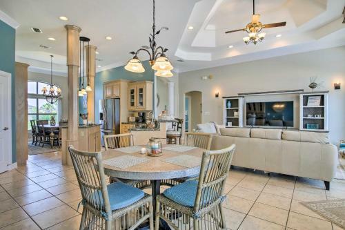 Updated Laguna Vista Home And Golf Course Views