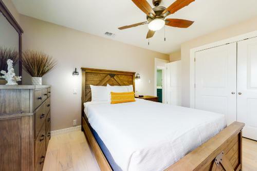 Harbor Island Beach House #1428