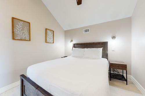 Harbor Island Beach House #1428